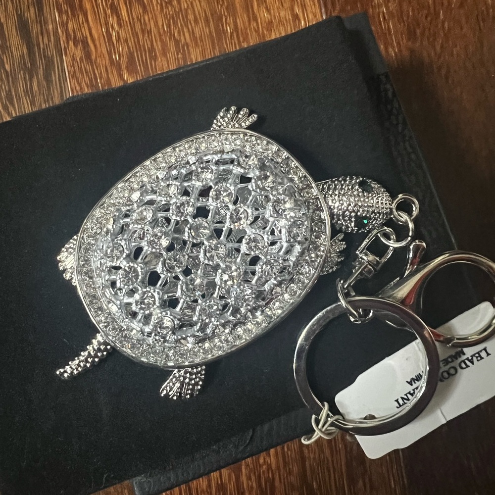 Elegant Silver Turtle Bag Charm/Key  Chain